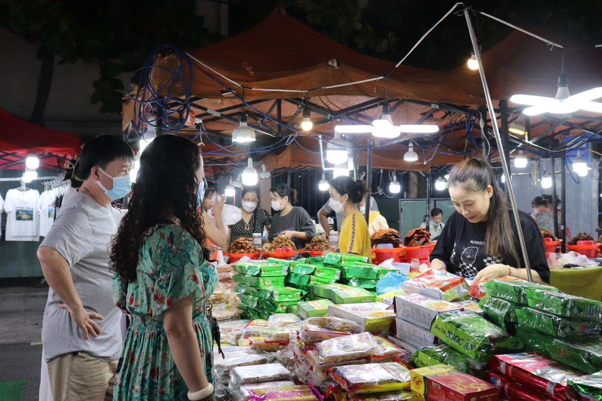 Đánh giá Chợ đêm Sơn Trà – Đường Mai Hắc Đế Đà Nẵng