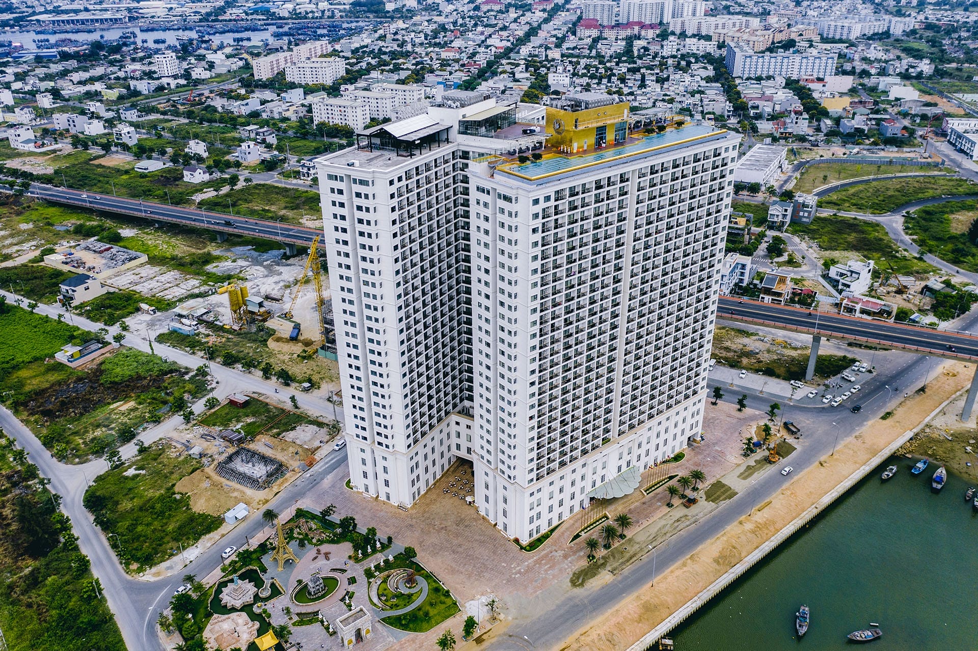 Đánh giá Golden Bay Hotel Danang – 01 Lê Văn Duyệt, Nại Hiên Đông, Sơn Trà, Thành phố Đà Nẵng