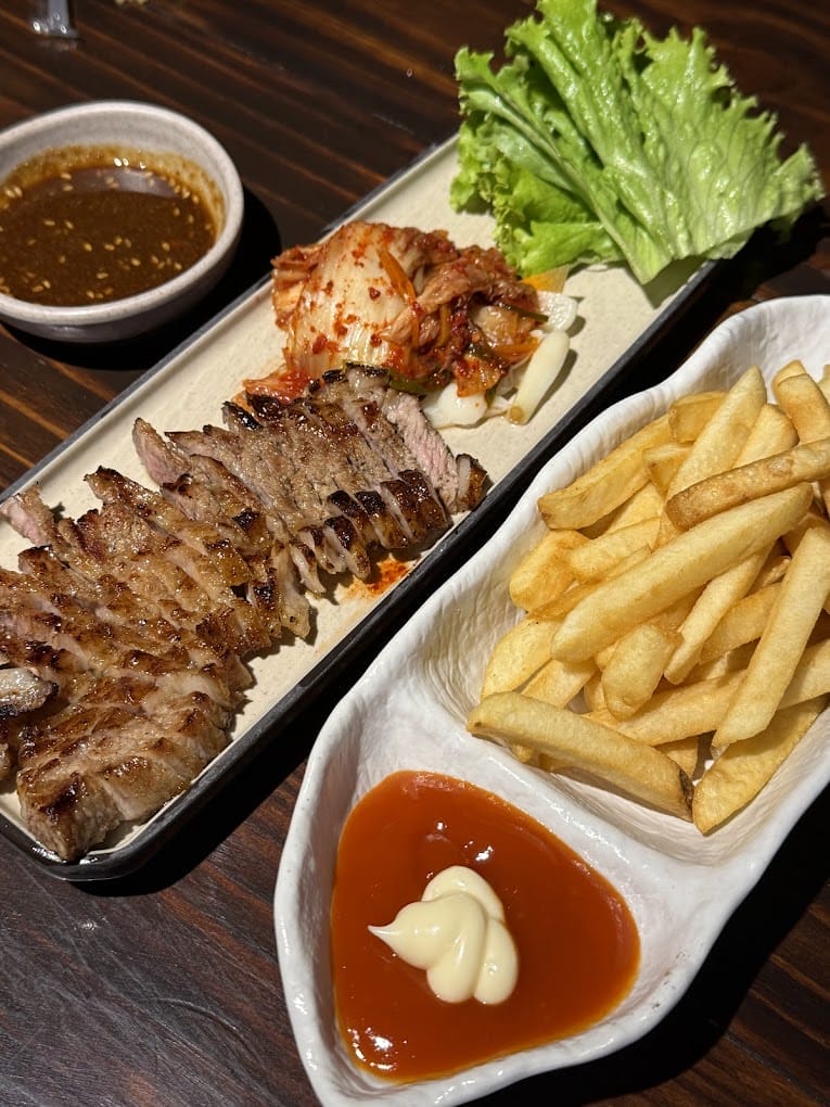 Đánh giá Buzz – BBQ and Beer – 35 Núi Thành, Hòa Thuận Đông, Hải Châu, Đà Nẵng