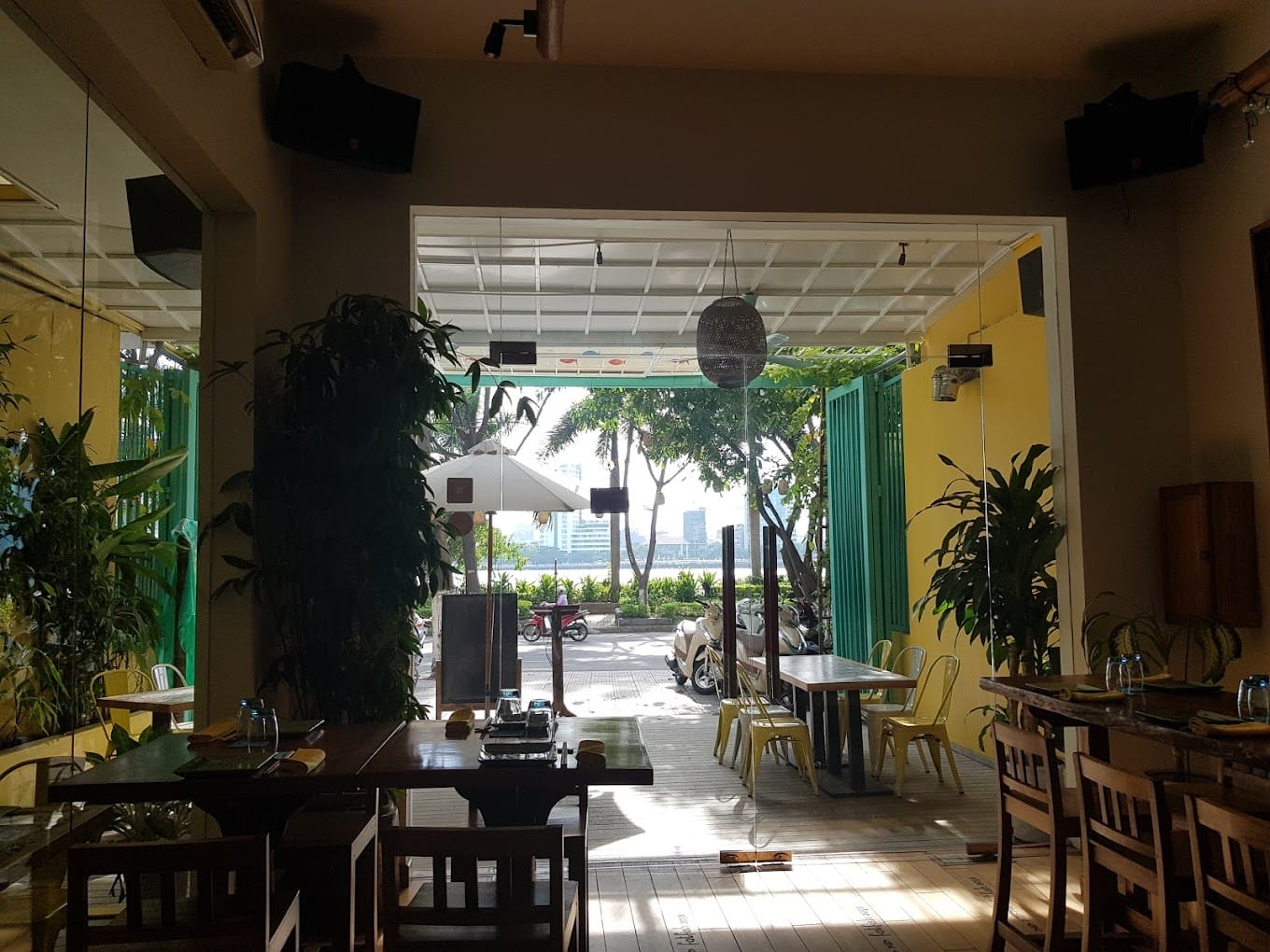 Đánh giá Fatfish Restaurant And Lounge Bar – 439 Trần Hưng Đạo, An Hải Trung, Sơn Trà, Đà Nẵng