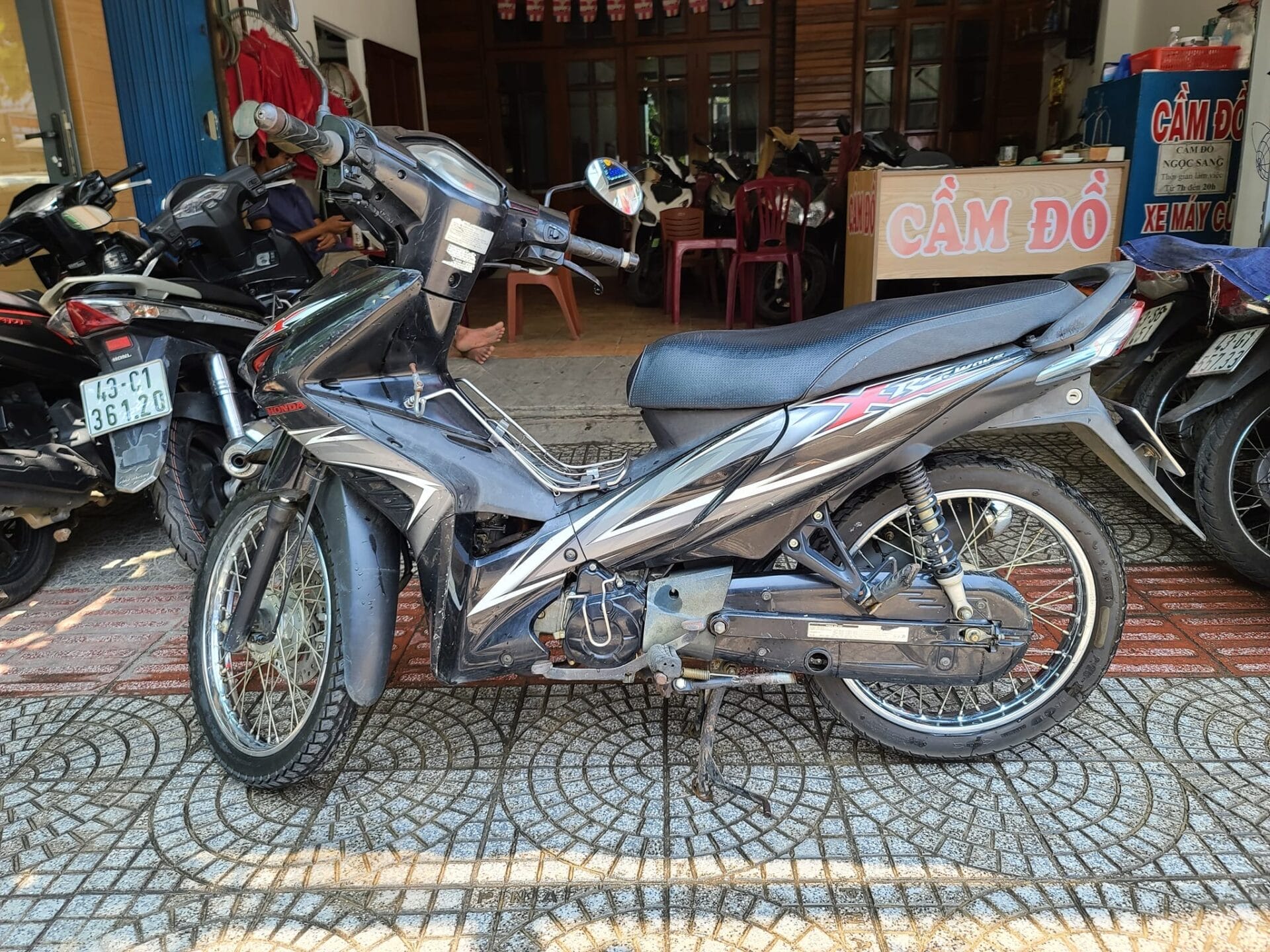 cam do ngoc sang