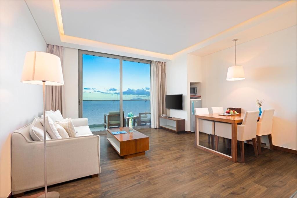 A La Carte Da Nang Beach