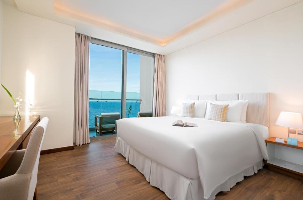 A La Carte Da Nang Beach