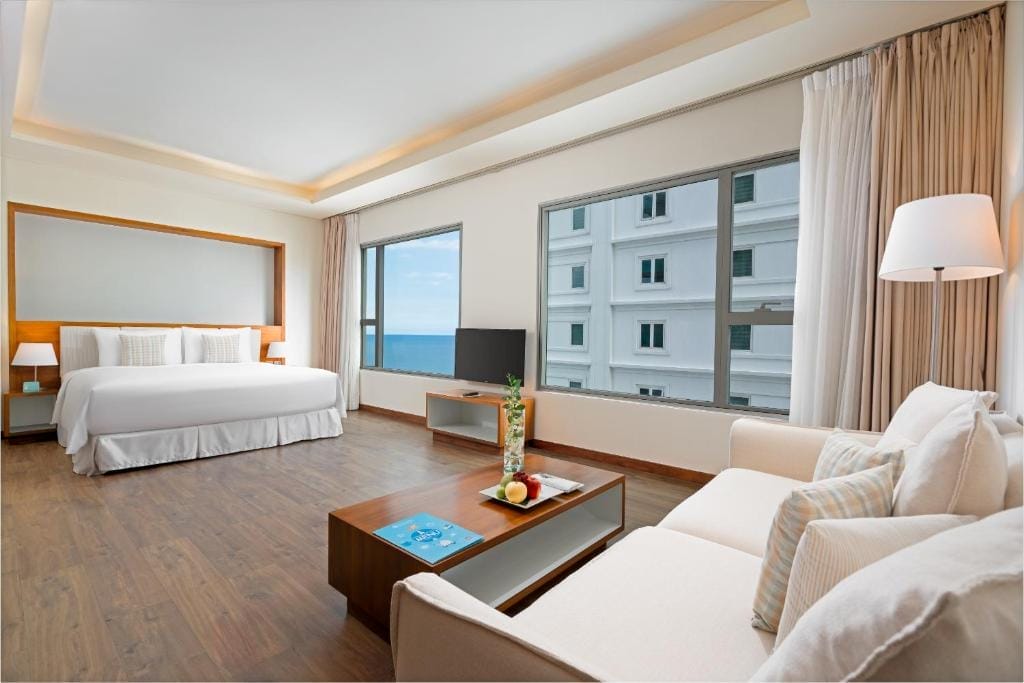 A La Carte Da Nang Beach