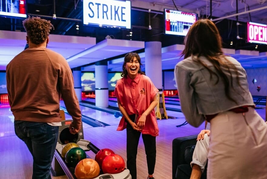 bowling giup gan ket tinh than