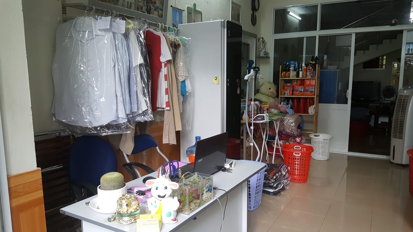 cua hang giat ui 17
