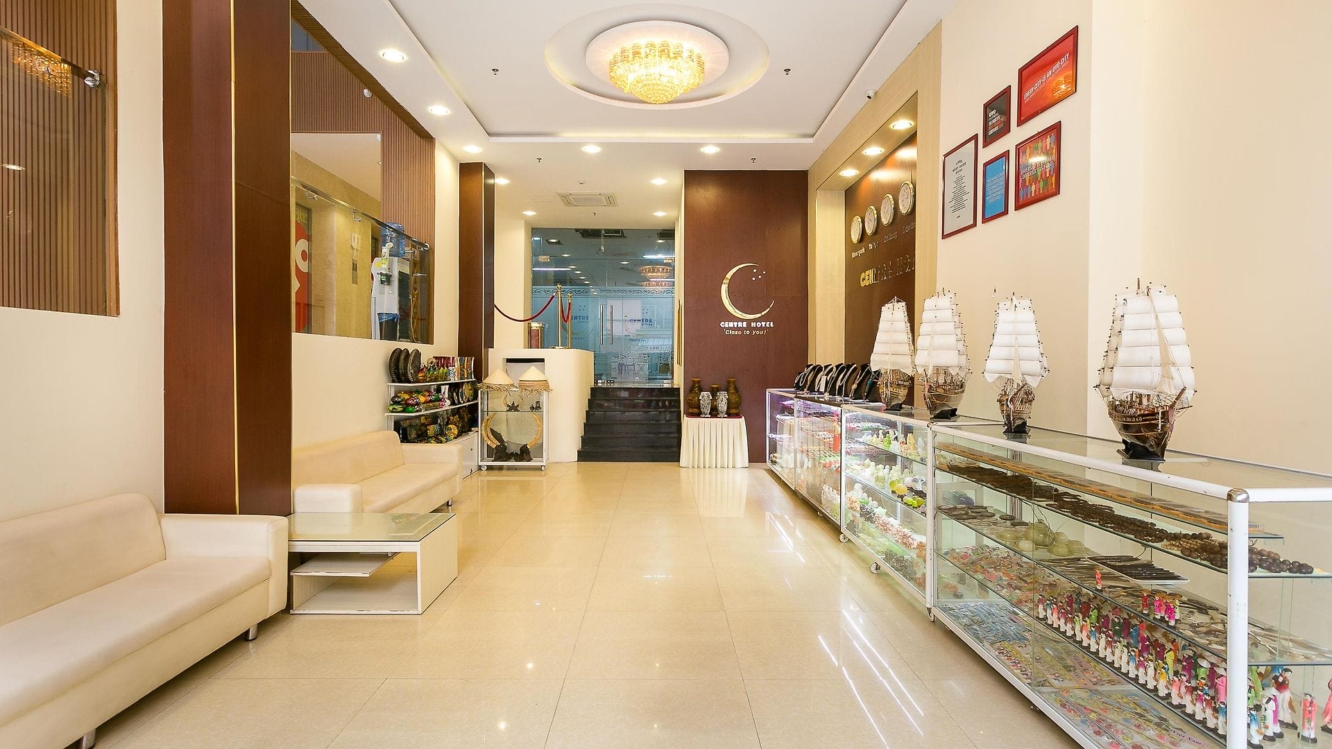 Khách sạn Centre