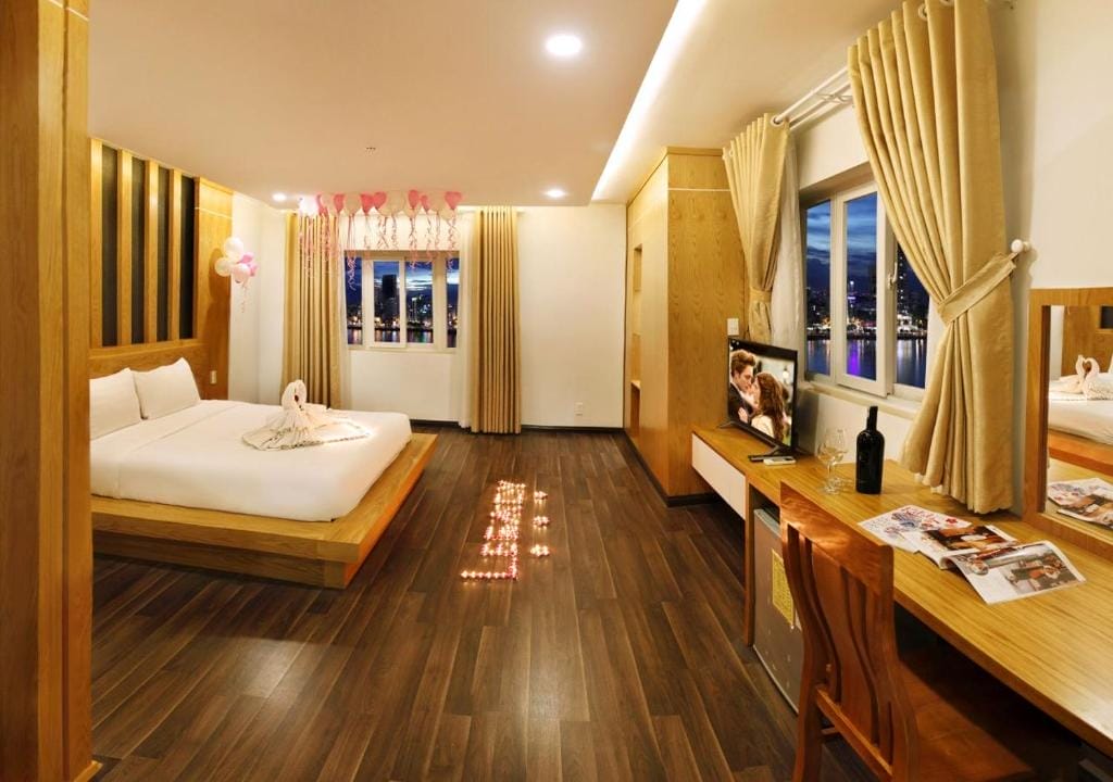 Legacy Riverside Danang Hotel
