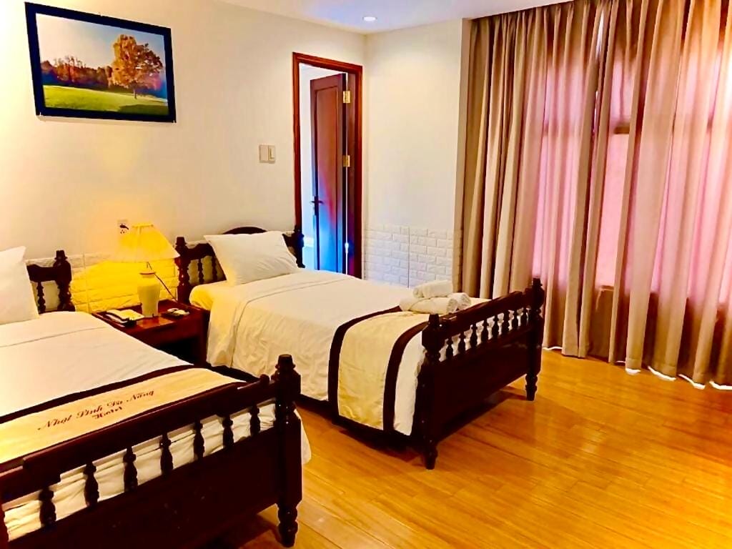 Đánh giá Nhật Linh Hotel and Suite – 194 Nguyễn Chí Thanh, Hải Châu, Đà Nẵng