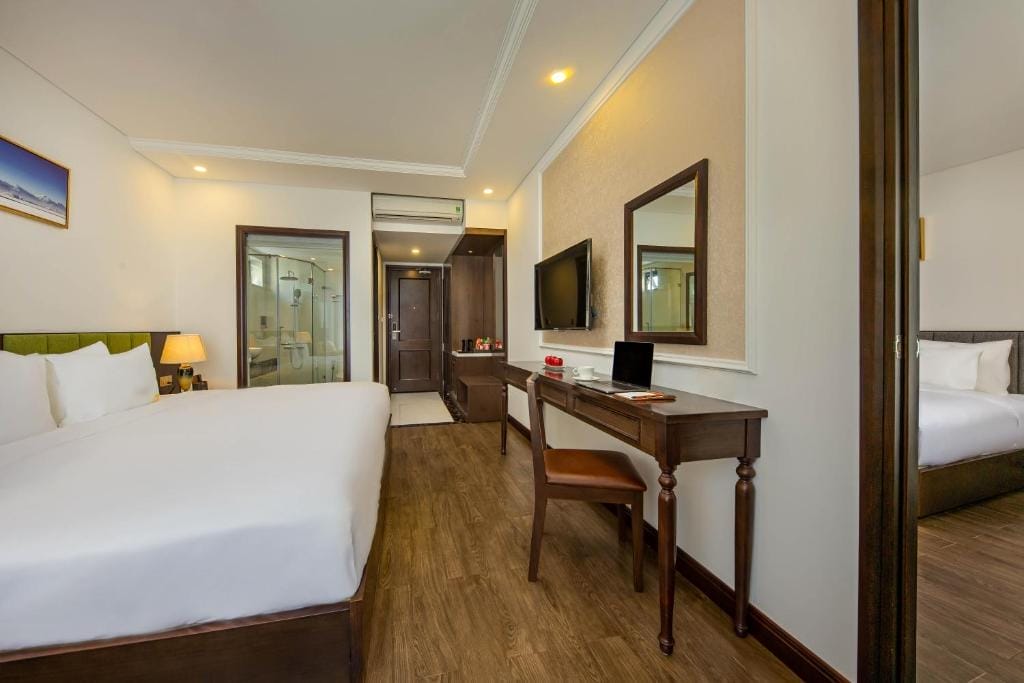 Santa Luxury Hotel