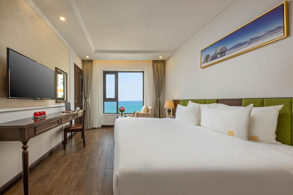 Santa Luxury Hotel