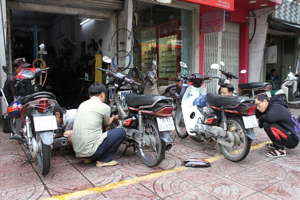 tiem sua xe honda trai