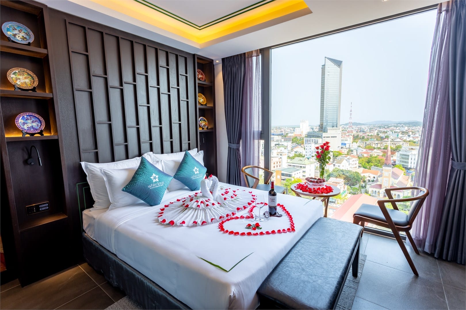  White Lotus Hotel Huế