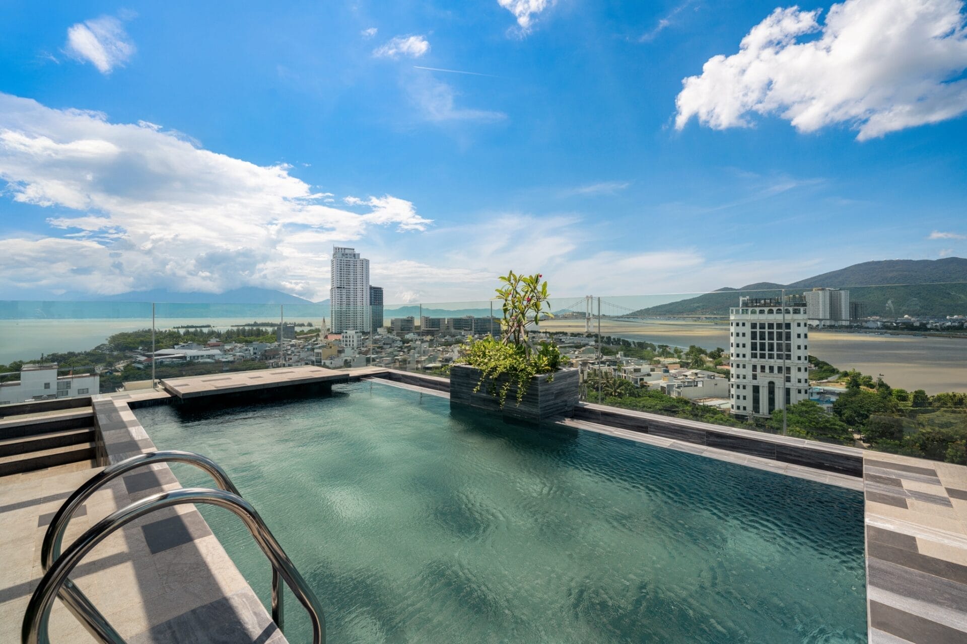 ho boi tai rest hotel